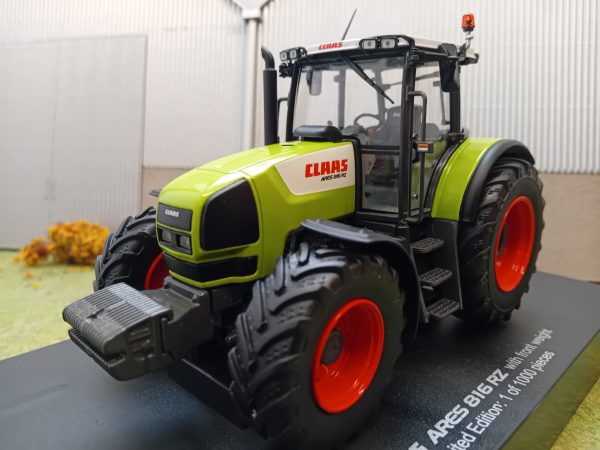 Universal Hobbies 1/32 Claas Ares 816 RZ Limited Edition 1000 Pieces