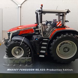 Universal Hobbies 1/32 Massey Ferguson 9S.425 Production Version