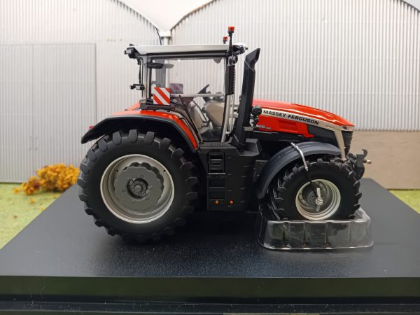 Universal Hobbies 1/32 Massey Ferguson 9S.425 Production Version - Image 2